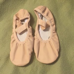 Girls ballet slippers